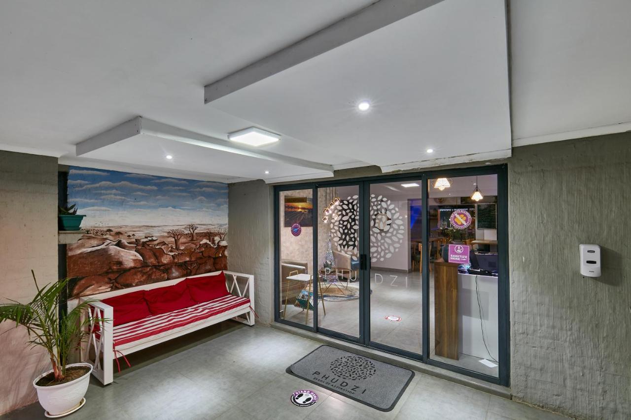 Phudzi Hotel Letlhakane Zewnętrze zdjęcie