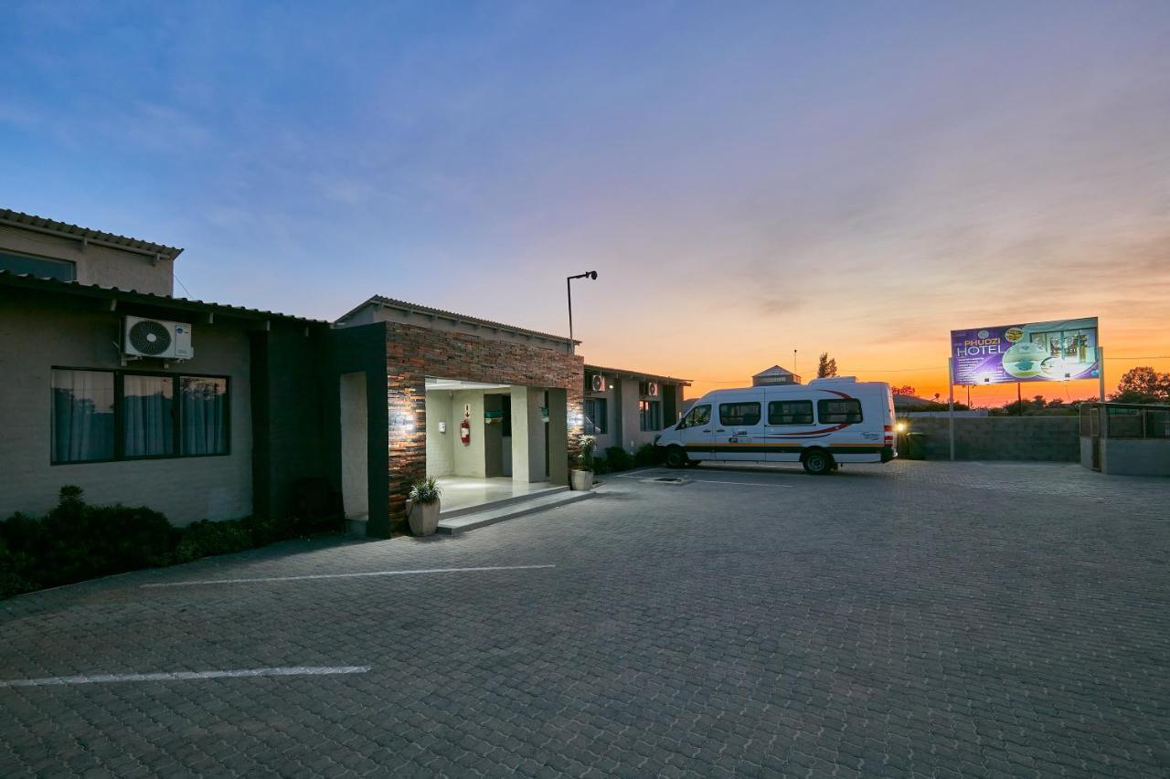 Phudzi Hotel Letlhakane Zewnętrze zdjęcie